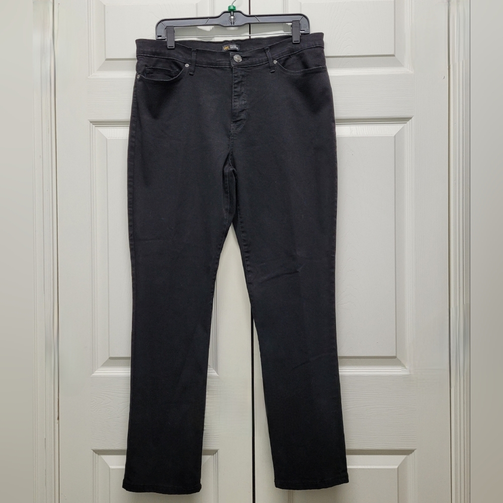 🎉HP🎉 Lee Slim Straight Slimming Fit Black Jeans SZ 16